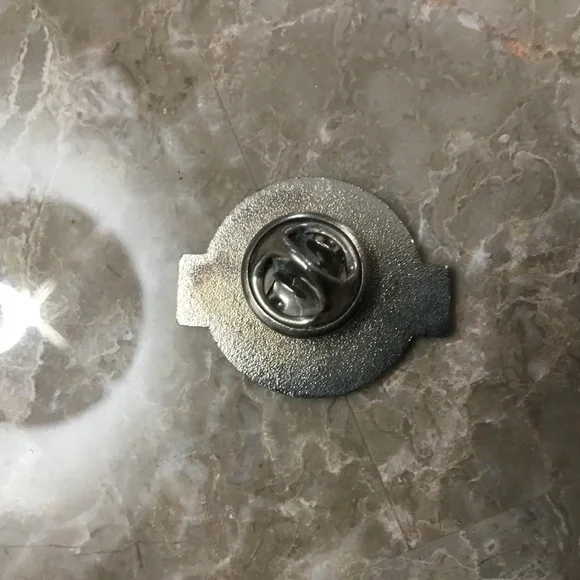 Fox America’s Most Wanted Lapel/Hat Pin Unique! - Picture 4 of 7